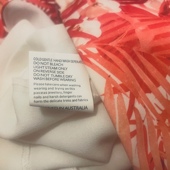 Elliatt Tower Dress, Asymmetrical, Floral Sleeveless Dress, Size Small - Picture 9 of 16